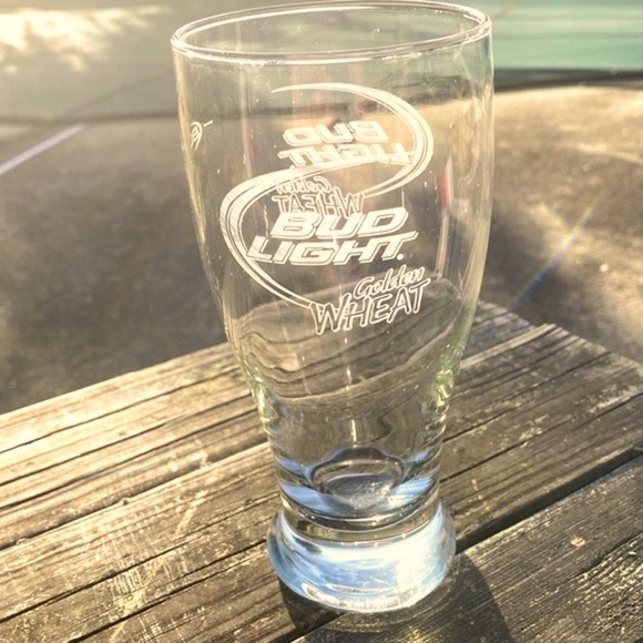Bud Light Golden Wheat Themed Beer Drinking Glass 6.5" Tall ! - Picture 2 of 8